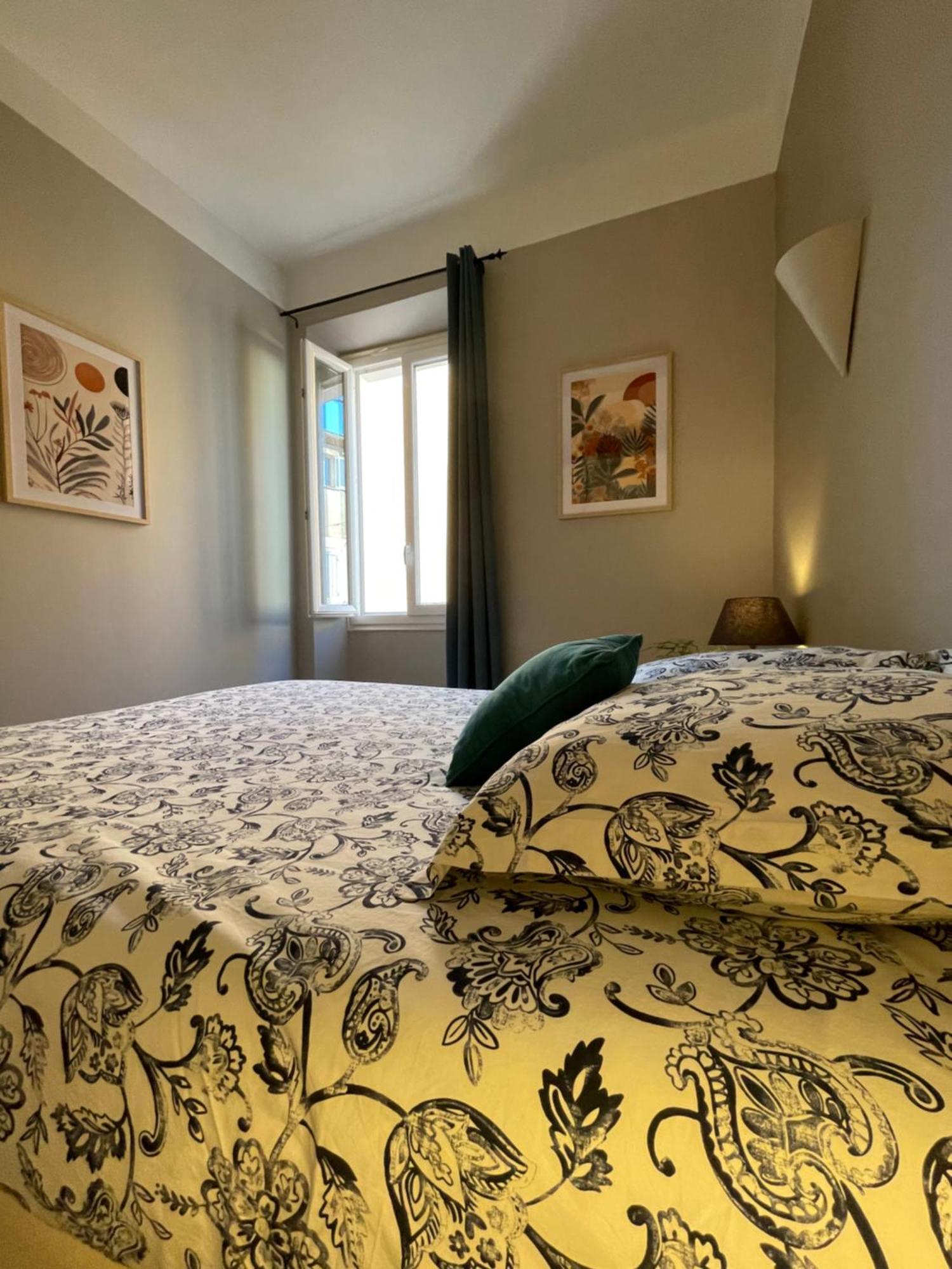 Les 12 Sables Apartman Le Lavandou Kültér fotó