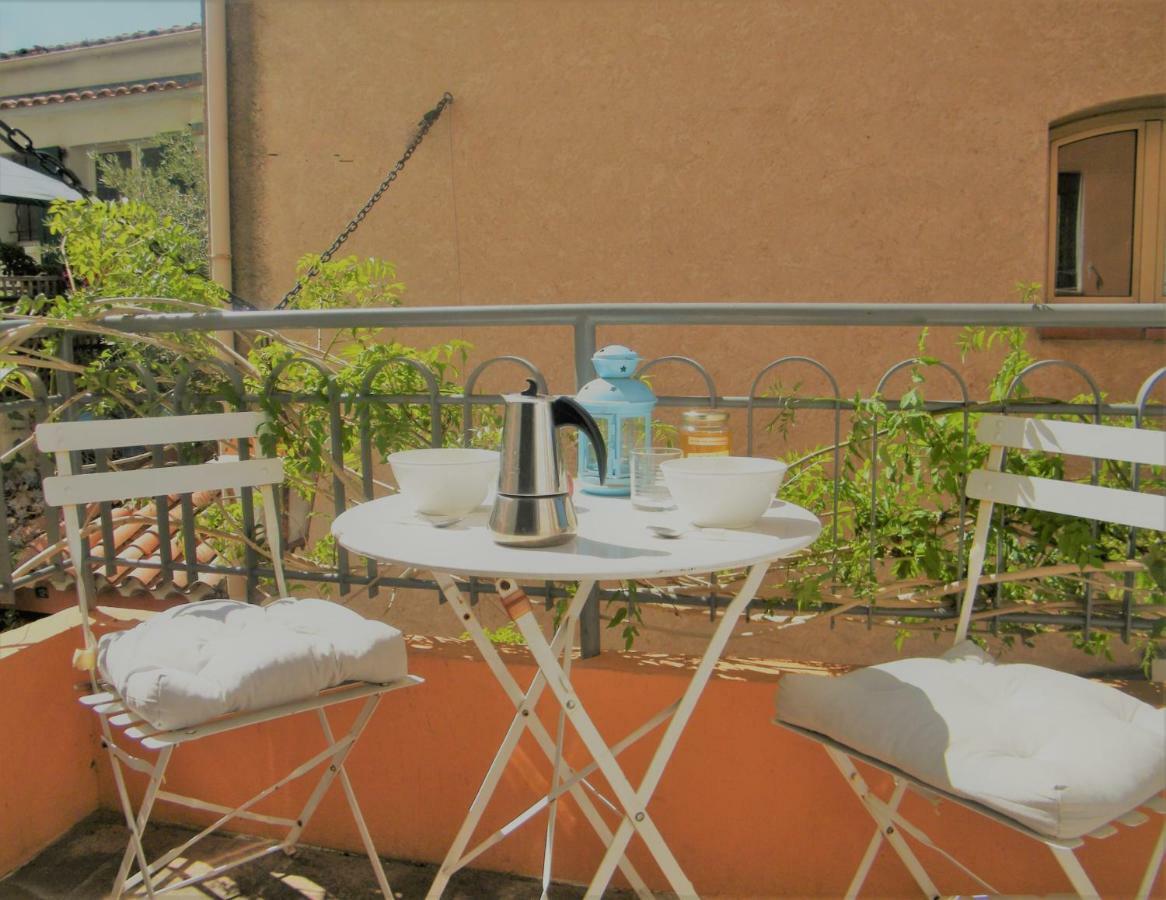 Les 12 Sables Apartman Le Lavandou Kültér fotó