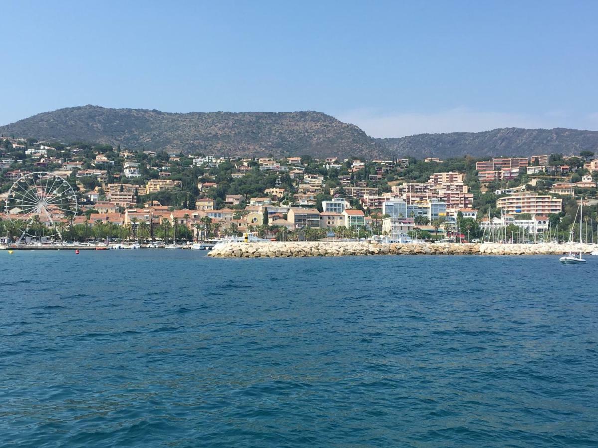 Les 12 Sables Apartman Le Lavandou Kültér fotó