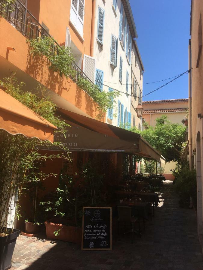 Les 12 Sables Apartman Le Lavandou Kültér fotó