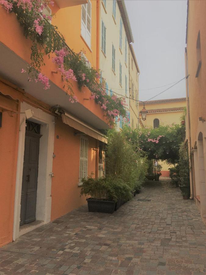Les 12 Sables Apartman Le Lavandou Kültér fotó